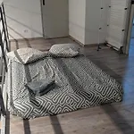 Lägenhet T5 Meuble 110 M2 Neuf Proche Centre Nîmes