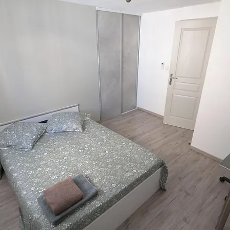 T5 Meuble 110 M2 Neuf Proche Centre Διαμέρισμα
