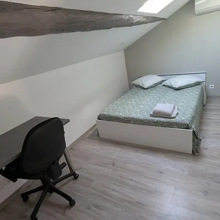 Lägenhet T5 Meuble 110 M2 Neuf Proche Centre Nîmes