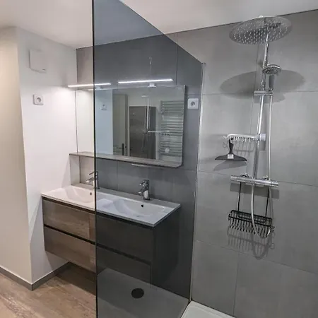 Lägenhet T5 Meuble 110 M2 Neuf Proche Centre