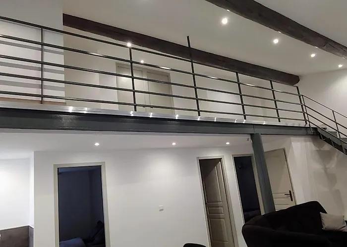 Apartment T5 Meuble 110 M2 Neuf Proche Centre Nimes