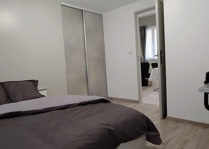 T5 Meuble 110 M2 Neuf Proche Centre Lägenhet