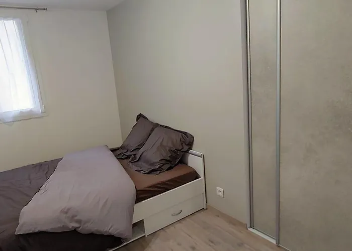 Lägenhet T5 Meuble 110 M2 Neuf Proche Centre