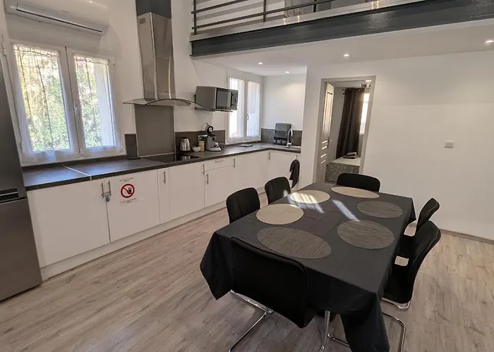 Lägenhet T5 Meuble 110 M2 Neuf Proche Centre *