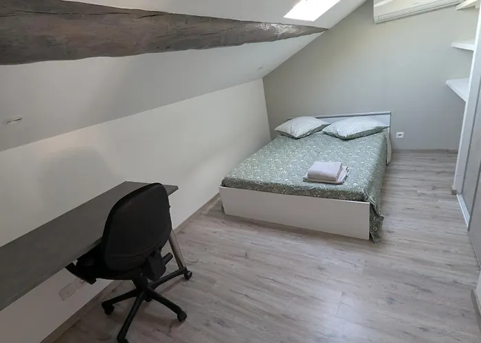 Lägenhet T5 Meuble 110 M2 Neuf Proche Centre Nîmes